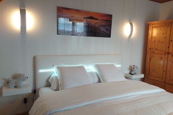 Tweepersoonskamer, 1 kingsize bed | Luxe beddengoed, individueel gedecoreerd, geluiddichte muren