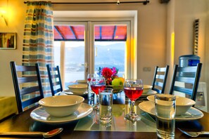 Villa, 4 Bedrooms, Non Smoking | In-room dining
