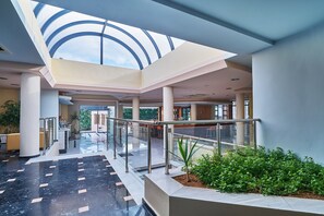 Interior entrance - Eva Bay Hotel On The Beach Adults Only (Rethymno)