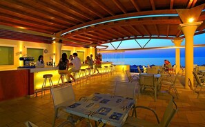 Breakfast, lunch and dinner served - Eva Bay Hotel On The Beach Adults Only (Rethymno)