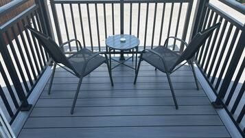 Classic Double Room with Balcony (Room 2) | Balkong
