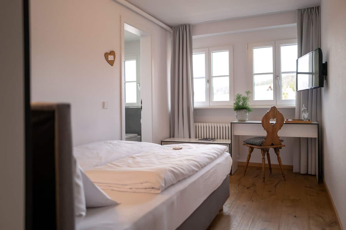 1 habitación, ropa de cama hipoalergénica y decoración personalizada
