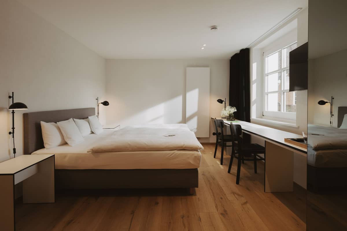 1 habitación, ropa de cama hipoalergénica y decoración personalizada