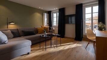 Hypo-allergenic bedding, individually decorated, individually furnished