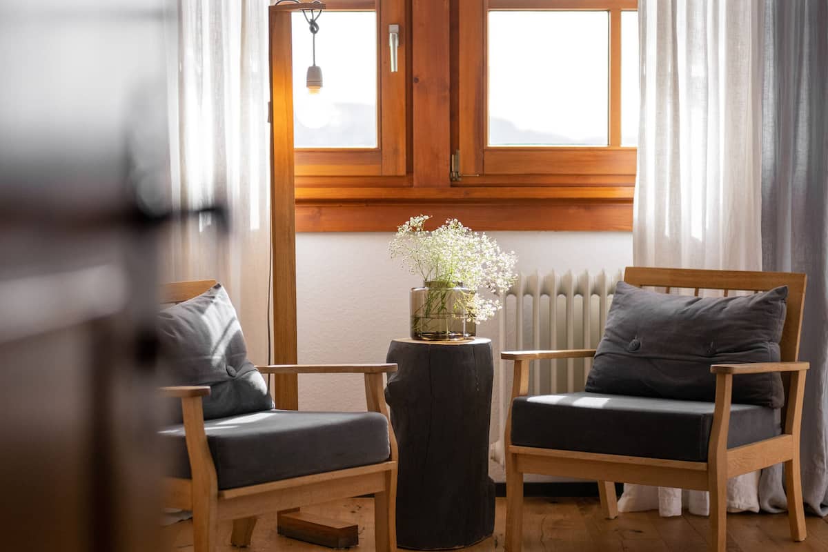 1 habitación, ropa de cama hipoalergénica y decoración personalizada