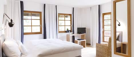 1 bedroom, hypo-allergenic bedding, individually decorated