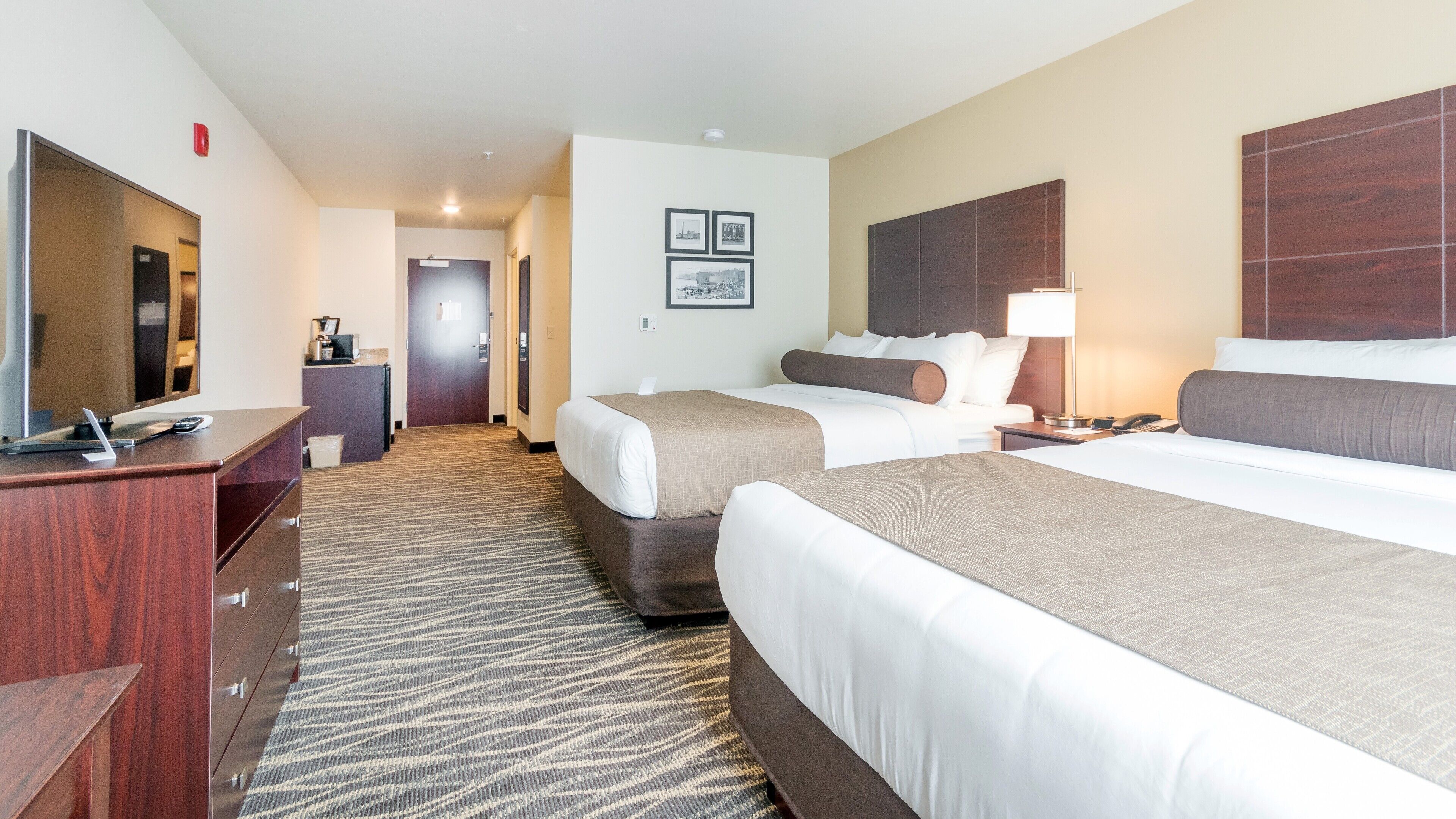 premium bedding, down duvets, pillow-top beds, in-room safe