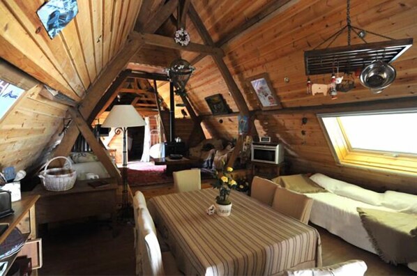 Studio, Balcony | Living area