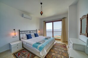 4 bedrooms, desk, iron/ironing board, free WiFi - Villa Lycia (Kas)