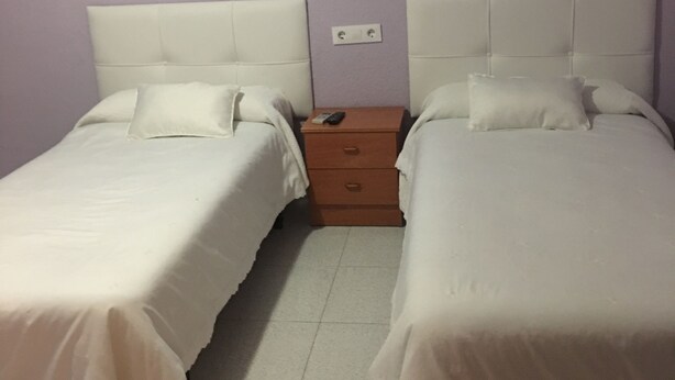 Cunas gratuitas, wifi gratis y ropa de cama 