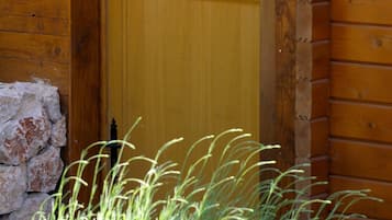 Double Room (Le Chalet) | Iron/ironing board, free cribs/infant beds, rollaway beds, free WiFi