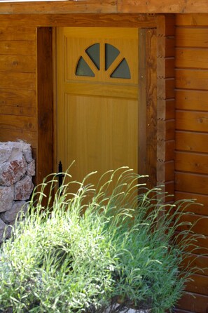 Double Room (Le Chalet) | Iron/ironing board, free cribs/infant beds, rollaway beds, free WiFi