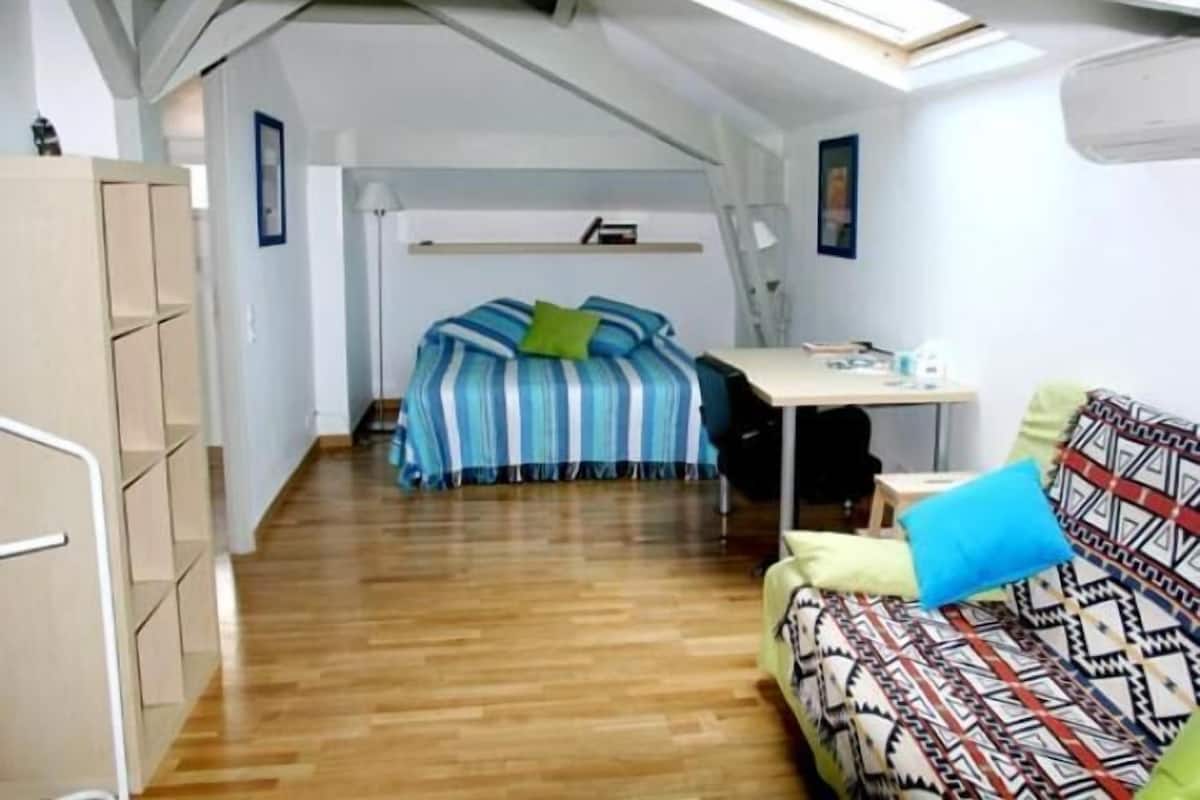 Iron/ironing board, free cots/infant beds, rollaway beds, free WiFi