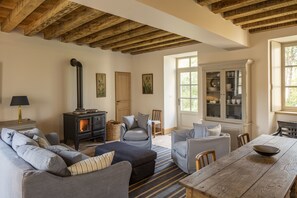 Comfort Apartment, 1 Queen Bed with Sofa bed (La Pompe) | Living room - Le Domaine de Courances (Courances)