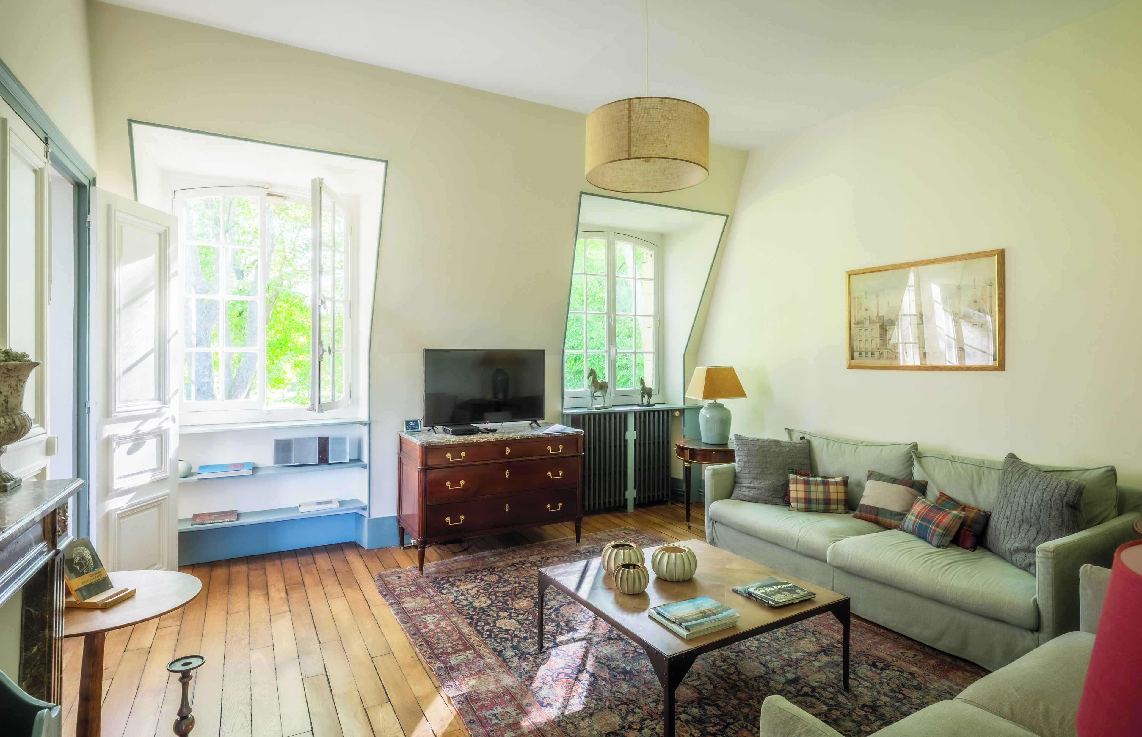 Premium Apartment, 2 Bedrooms, Non Smoking, Garden View | Living area