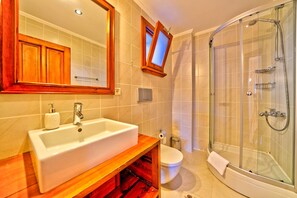 Villa, 4 chambres, vue mer | Salle de bain