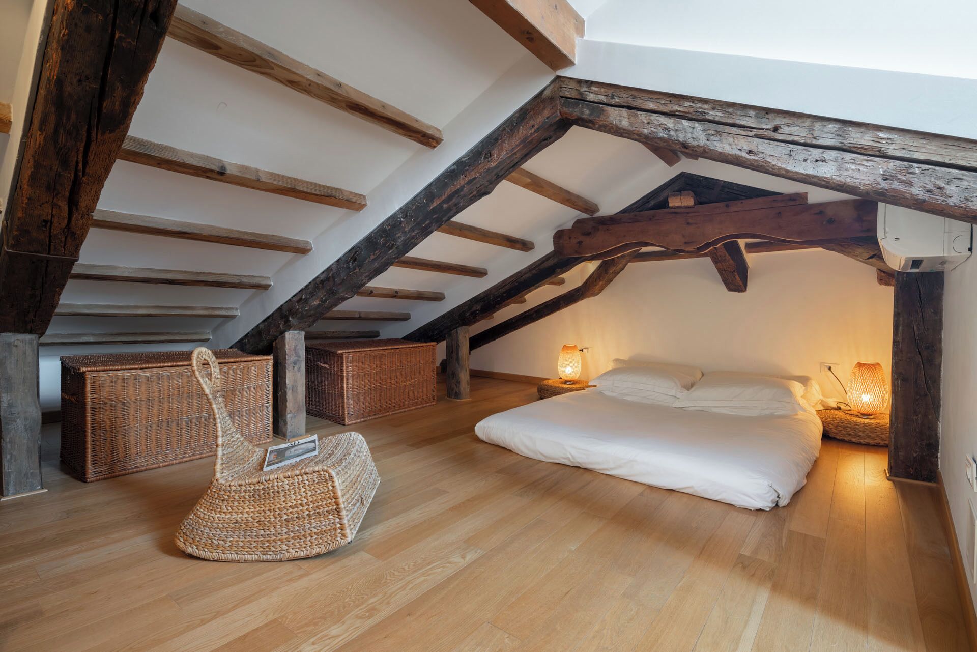 Apartment, 2 Bedrooms, and Roof Terrace  (Lion 4) | 2 soveværelser, pengeskab på værelset, skrivebord, mørklægningsgardiner