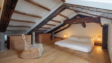 Apartment, 2 Bedrooms, and Roof Terrace (Lion 4) | 2 habitaciones, caja de seguridad en la habitación y escritorio