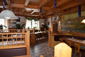 Restaurant - Zur Länd (Moosburg)