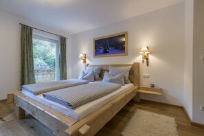 Apartment (Skihaserl) | Schreibtisch, Verdunkelungsvorhänge, Bügeleisen/Bügelbrett