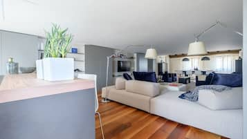 Apartment, 2 Bedrooms | Living room