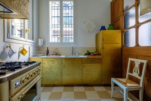 Apartment, 1 Schlafzimmer | Eigene Küche | Großer Kühlschrank, Mikrowelle, Ofen, Herdplatte