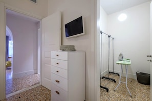 Appartement, 2 chambres | Équipements de la chambre