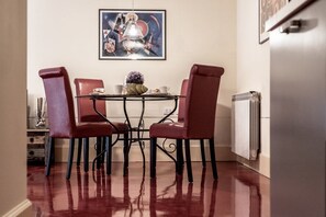 Apartment, 2 Schlafzimmer | Wohnbereich | Flachbildfernseher
