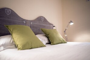 2 bedrooms, desk, blackout curtains, iron/ironing board - Kandinskij House (Venice)