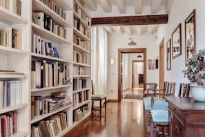 Apartment, 3 Bedrooms, Terrace | Interior