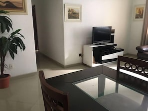 Apartamento | Sala de estar | TV