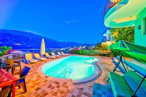 Fassade der Unterkunft – Abend/Nacht