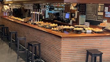 Bar (in der Unterkunft)