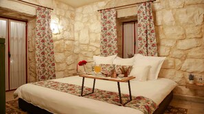 Villa luxueuse, 2 chambres, vue sur le jardin | 2 chambres, literie de qualité, fer et planche à repasser