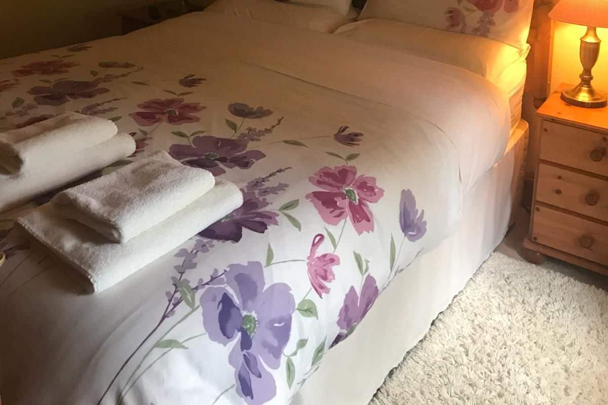 Comfort Double Room, Ensuite | Iron/ironing board (on request), rollaway beds (surcharge), WiFi (free)