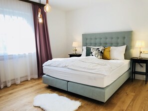 Villa, Multiple Bedrooms | 5 bedrooms, desk, soundproofing, iron/ironing board