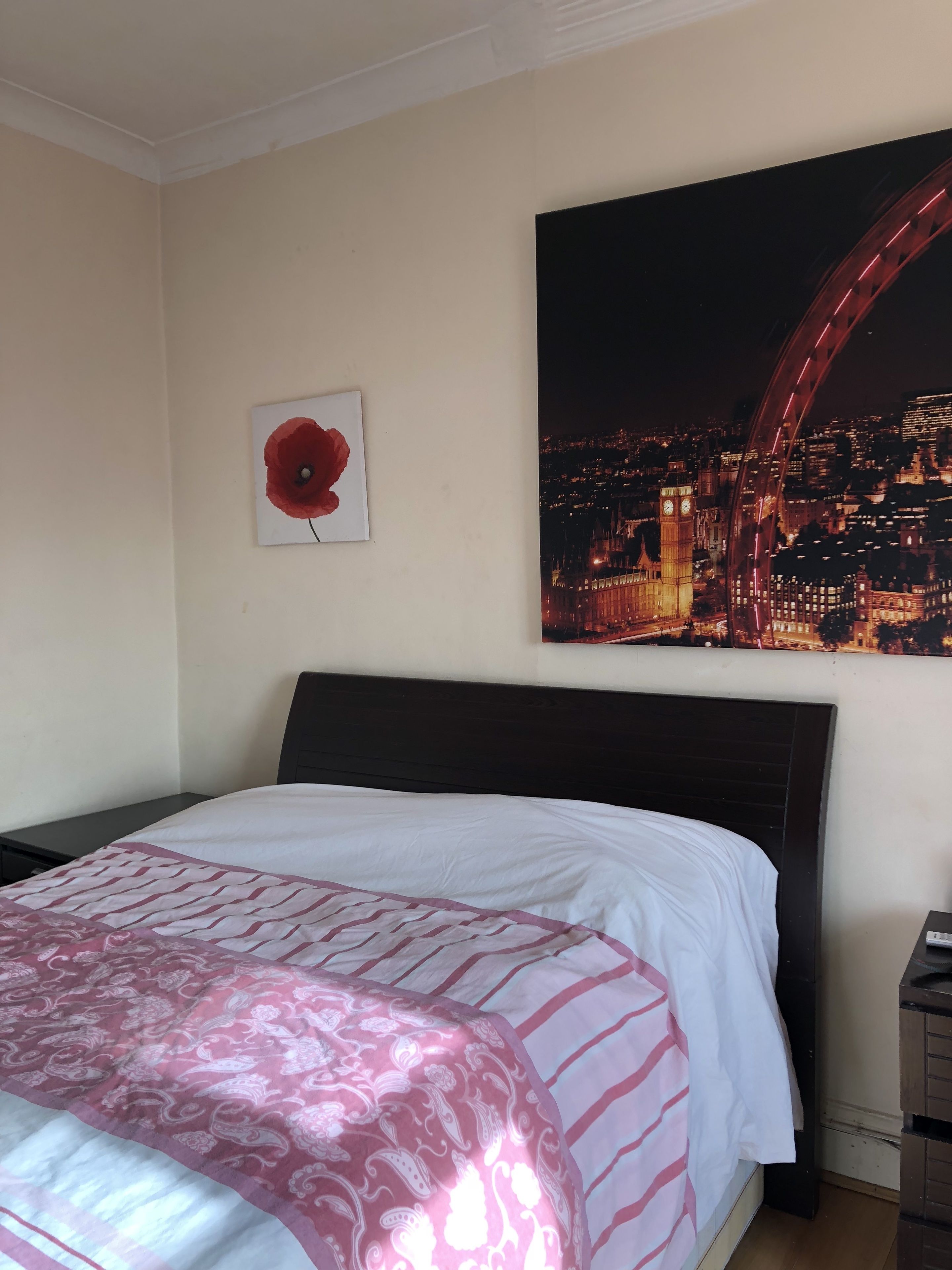 Free WiFi, bed sheets