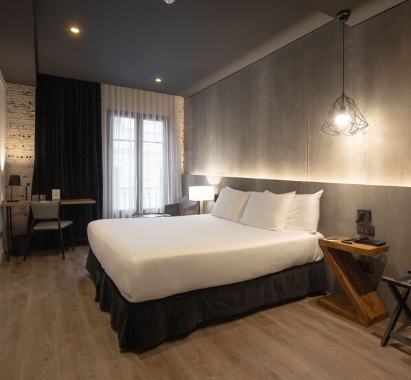 TAYKO STREET VIEW | Premium bedding, minibar, in-room safe, blackout drapes - Hotel Tayko Bilbao (Bilbao)