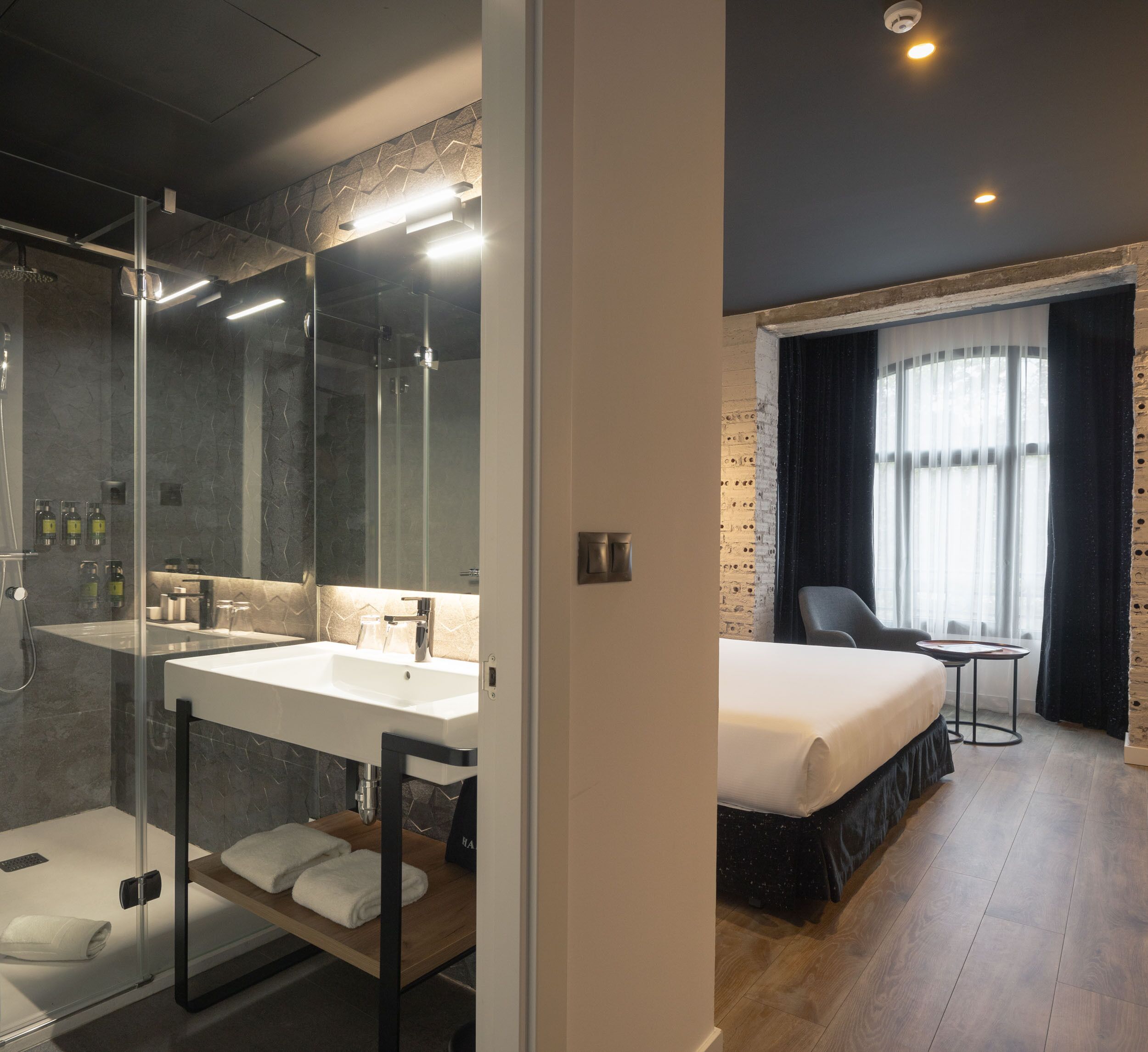 tayko river view | bathroom | free toiletries, hair dryer, towels