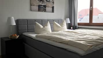 Apartament, 1 llit de matrimoni gran, no fumadors | Caixa forta a l'habitació i espai de treball apte per a portàtils