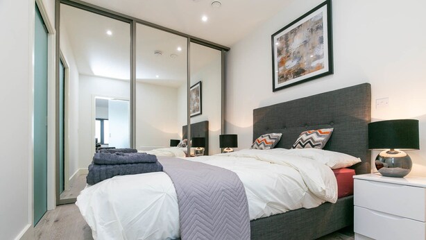 Superior appartement, 1 tweepersoonsbed met slaapbank, toegankelijk voor mindervaliden, niet-roken | Een laptopwerkplek, een strijkplank/strijkijzer, gratis wifi