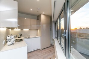 Luxury Apartment, 1 Double Bed with Sofa bed, Accessible, Non Smoking | Individually decorated, individually furnished, laptop workspace - Deluxe Heathrow Apartments & Parking (Hayes)