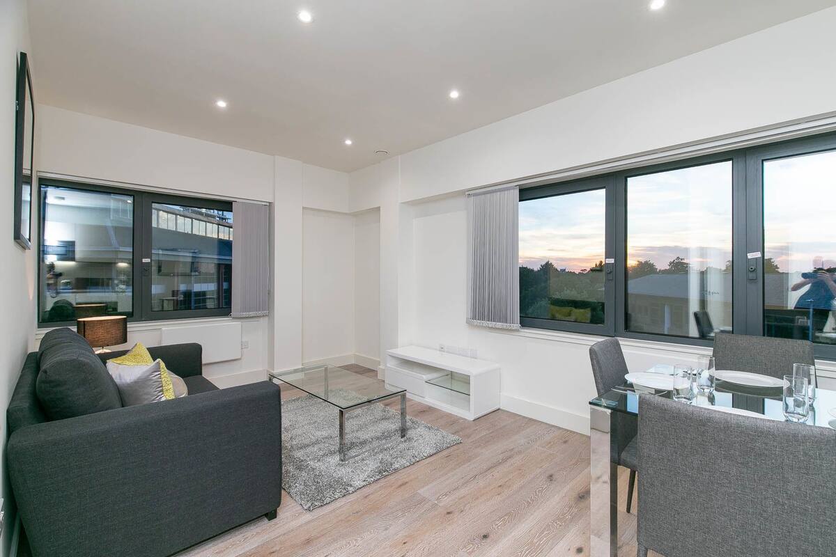Appartement Premier, 1 lit double et 1 canapé-lit, accessible aux personnes à mobilité réduite | Espace de travail pour ordinateurs portables, fer et planche à repasser
