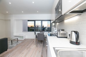 Premier Apartment, 1 Double Bed with Sofa bed, Accessible, Non Smoking | Individually decorated, individually furnished, laptop workspace - Deluxe Heathrow Apartments & Parking (Hayes)