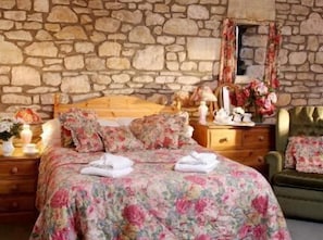 Free WiFi, bed sheets - Toghill House Farm (Bristol)