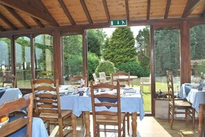 Dining - Toghill House Farm (Bristol)