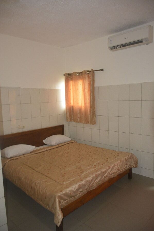 Standard Single Room, 1 Queen Bed, Non Smoking