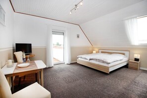 Down duvets, in-room safe, blackout curtains, free WiFi