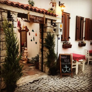 Property entrance - Mavi Ege Pansyon (Seferihisar)