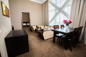 行政套房 | 客厅 | 平板电视